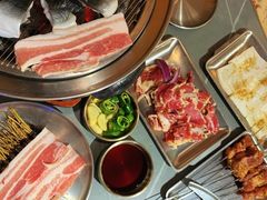 -围炉肉舍•炭烤活鳗•丹东海鲜烤肉(步行街店)