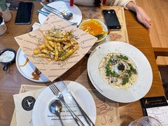 -Mark&Mars Restaurant