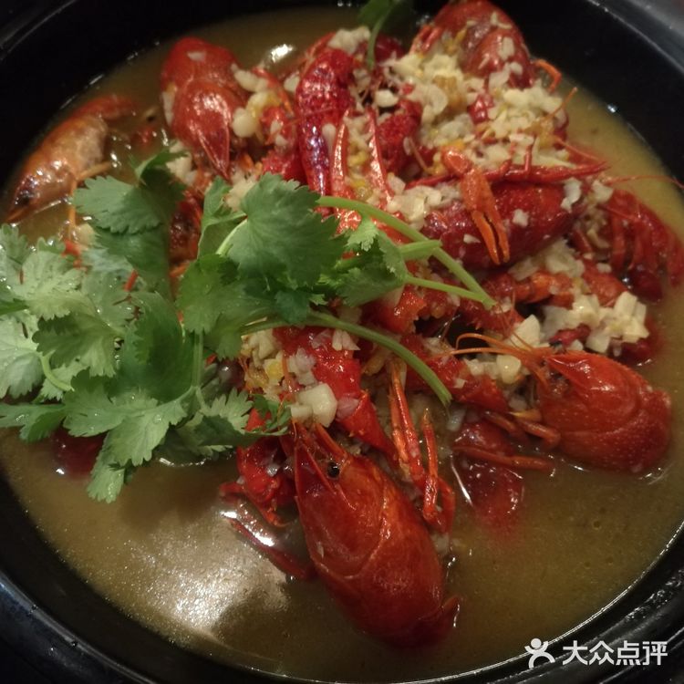 今天带老妈儿子去了万达广场的这家店，因为团了套餐还不