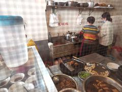 -松树干拌面店