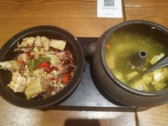-云海肴·汽锅鸡·云南菜(天山百盛优客店)