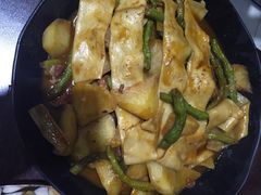 布衣草棚风格餐厅-布衣草棚风格餐厅