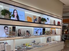 -J-Optical佳视明眼镜·蔡司视觉(青岛金茂览秀城店)