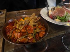 sisters秘制麻辣鸭舌-SISTERS BAR RESTAURANT川意酒馆(嘉善老市H楼店)