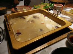 -尚尚仙·酸汤猪手·猪肚鸡火锅(华联万柳购物中心店)