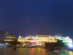 -巴陵广场