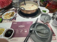 -洪氏嗨捞·广东猪肚鸡·椰子鸡火锅(西咸万象城店)