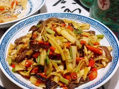 酸萝卜炒毛肚-南昌大饭店·非遗南昌菜(万寿宫店)