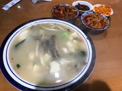 -邱芳粉店(迎宾大道旗舰店)