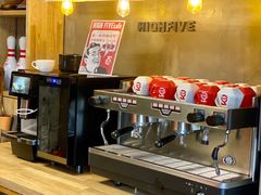 -HIGH FIVE哈福手工汉堡(桂林路店)