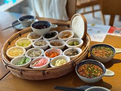 -包整·丝娃娃(一览甲秀楼风景店)