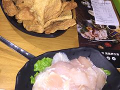 -洪氏嗨捞·广东猪肚鸡·椰子鸡火锅(西咸万象城店)