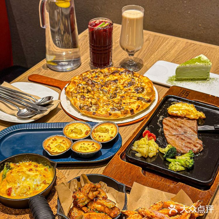 今天回童年的快乐老家次披萨啦🍕