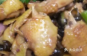 Mountain Stream Snail Stir-fried Chicken