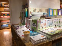 -新华里咖啡书吧(新华书店小寨店)