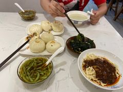 -李与白包子铺(桐梓林店)