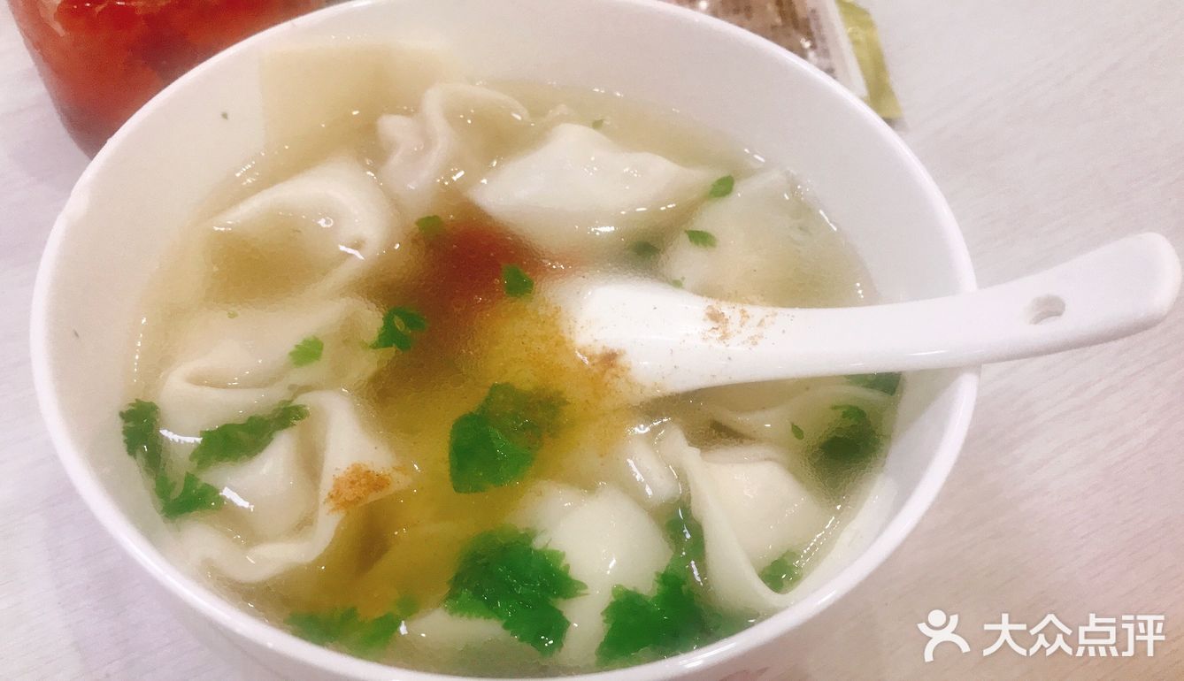 《周震馄饨》 去宜兴玩，路过了网红周震馄饨