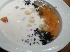 娟姗奶大满贯-RUXU入续糖水铺与包(卓悦中心店)