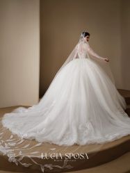 -Renee芮亦婚纱(原丽莎)