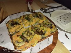 黑松露蘑菇火焰飞饼-ROIIN用心(杭州首店)