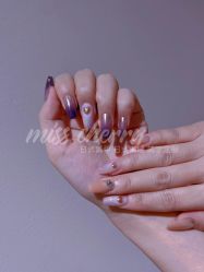 -花系美·美甲美睫精品店