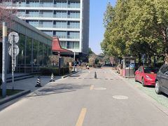 -上海夏阳湖皇冠假日酒店-停车场