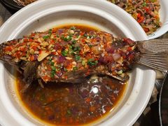 香酥大鲫鱼-费大厨辣椒炒肉(万家丽一店)