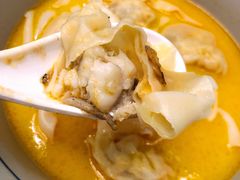 金汤黄鱼馄饨-蟹黄鱼·楼上面馆(外滩中央旗舰店)