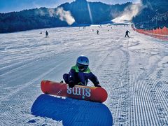 -辽阳弓长岭温泉滑雪场