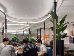 -港丽餐厅(正大店)