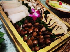 -慢丽江·云南野生菌土鸡锅(西山店)