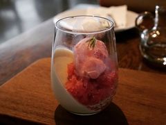 -ROAST coffee & eatery