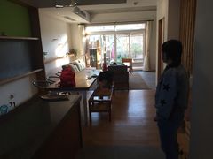-田园东方蜜桃村的田野营地