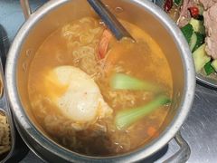 -马路牙子烧烤音乐酒馆(望京店)