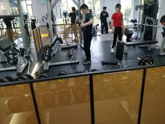 -超鹿运动(五四路恒力城店)