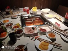 -海底捞火锅鲜切牛肉主题店(长寿路店)