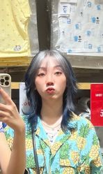 点击看大图 -V8潮牌·接发烫染连锁