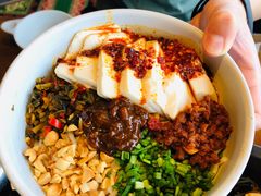 得胜桥豆花米线-云海肴·汽锅鸡·云南菜(天山百盛优客店)