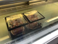 面包甜点陈列柜-大苹果面包生日蛋糕(明珠店)