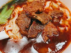 招牌红烧牛肉面-呷佬·长沙手工米粉(金沙江路店)