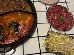 -鹿鸣山草本茶香火锅(园西路店)