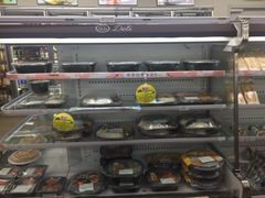 -全家便利店(莲花池东路店)