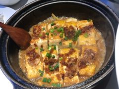 石锅海鲜酿豆腐-坛宗剁椒鱼头(河西王府井店)