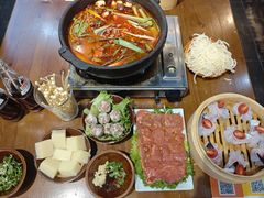 -黔有有贵州酸汤夺夺粉火锅(五味十字店)