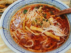 -魔都三兄弟酸辣粉·蘸卤炸串(虹桥万科店)