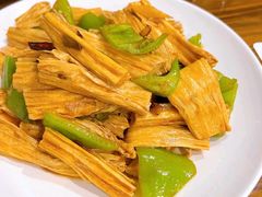 辣炒豆腐竹-满堂春特色餐馆