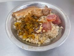 -梁阿婆廿年老牌扣肉糯米饭