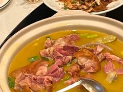 -帅巴人舅母子腊蹄民俗村