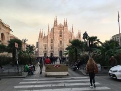 -文艺复兴百货(米兰大教堂广场店)