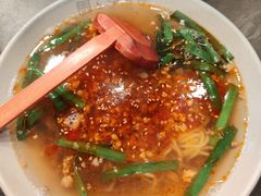 -吉屋·炭烧酒场·秋冬功夫奶汁河豚鱼锅